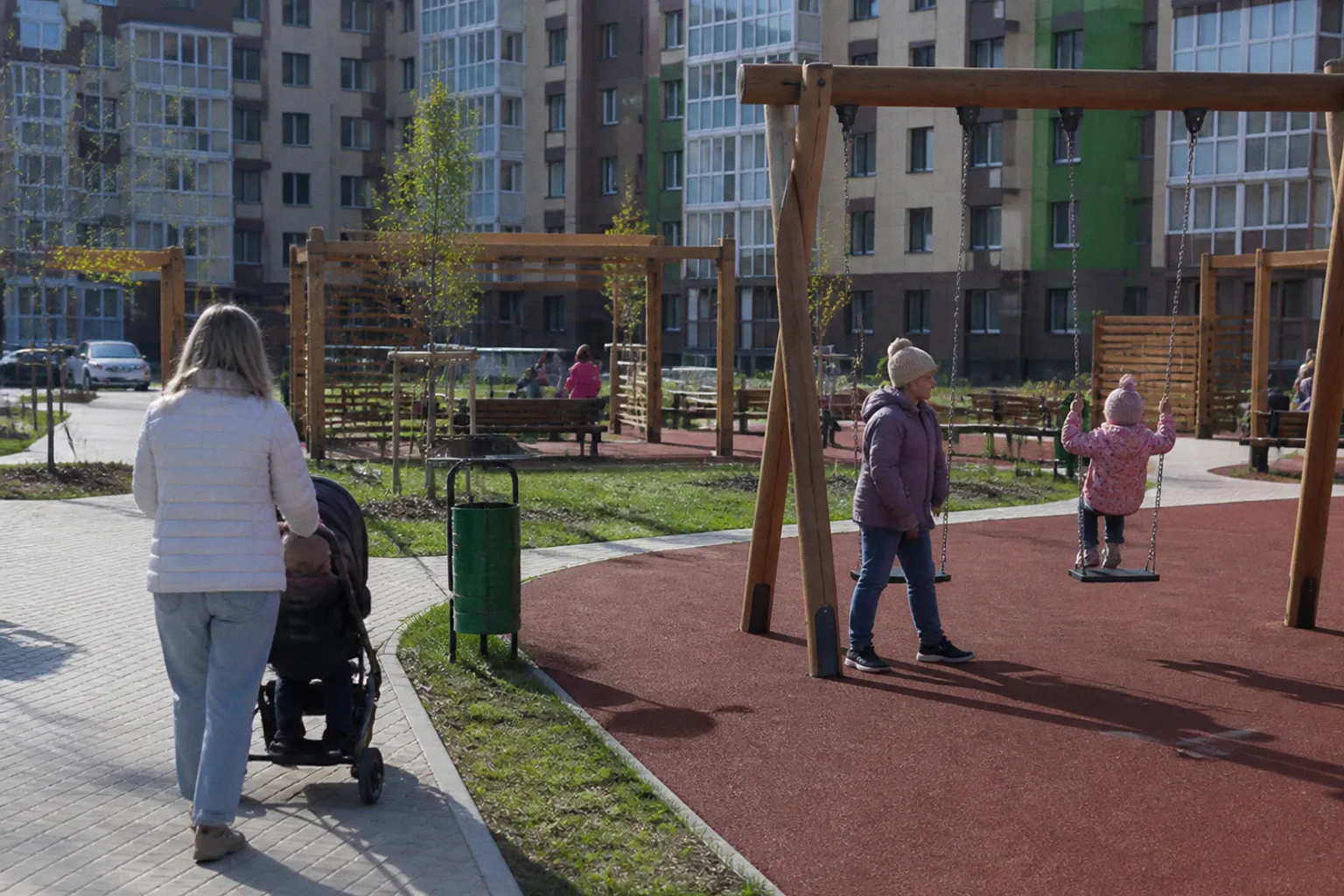 В одном из дворов Великого Новгорода по инициативе местных жителей появилось современное пространство